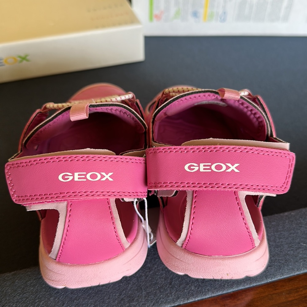 GEOX Fuchsia/Pink Velcro fit Sandals đź©´ size 5 - Picture 3 of 10
